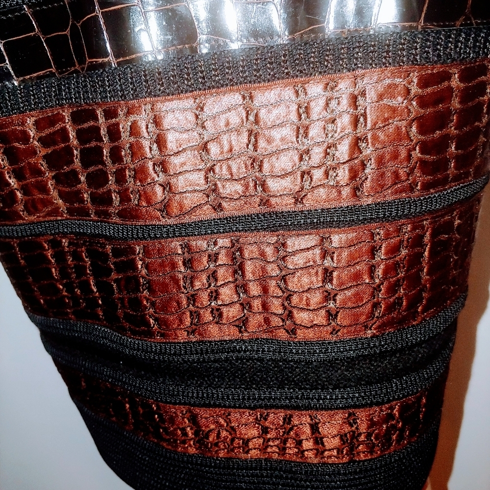RARE Stunning Gianfranco Ferre 8 M Multimedia Reptile Pencil Knit Skirt Italy - Picture 6 of 7